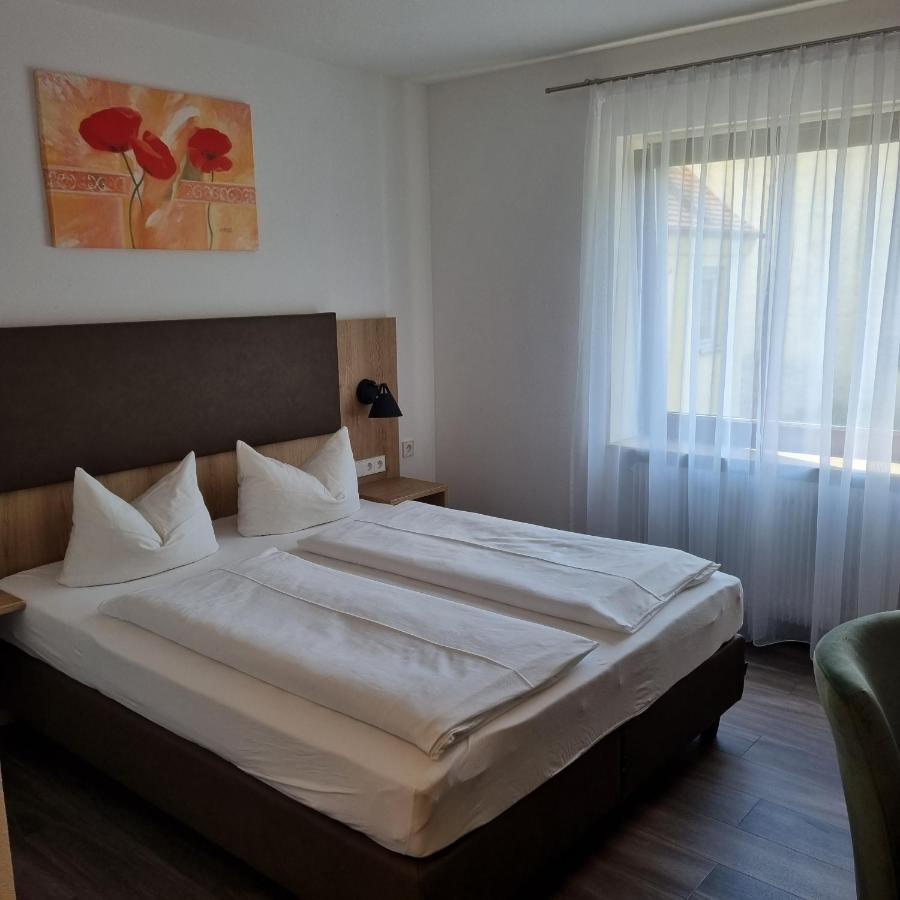 Hotel Garni Krone غايزلينغن آن در اشتايغه المظهر الخارجي الصورة