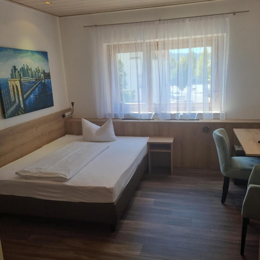 Hotel Garni Krone غايزلينغن آن در اشتايغه المظهر الخارجي الصورة
